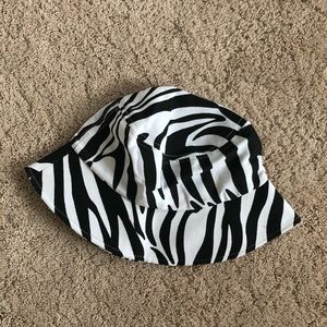 Zebra bucket hat